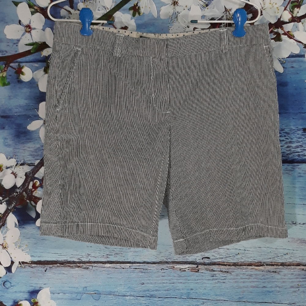 Tommy Hilfiger Short  |  Size 8